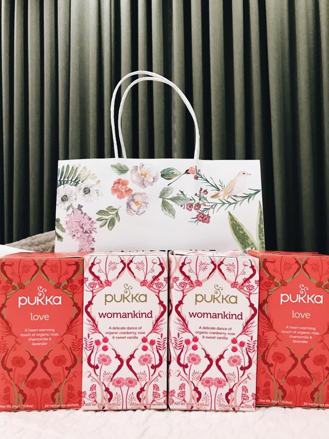 Góc khoe quà 8/3: Không chỉ hoa hòe son phấn nước hoa, có chị còn nhận được cả xe hơi đỏ chót - Ảnh 15.