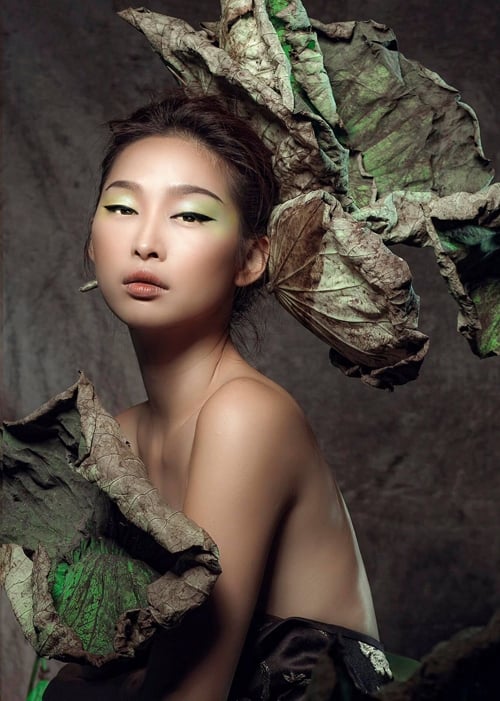 quynh-thy-khoe-vai-tran-voi-ao-yem-5