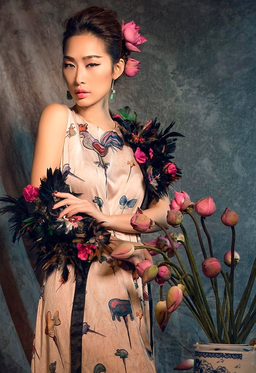 quynh-thy-khoe-vai-tran-voi-ao-yem-7