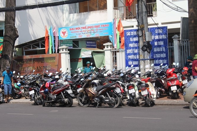 Ảnh chụp lúc 11 giờ tại trụ sở UBND P.An Phú, Q.Ninh Kiều (Cần Thơ) /// Mai Trâm