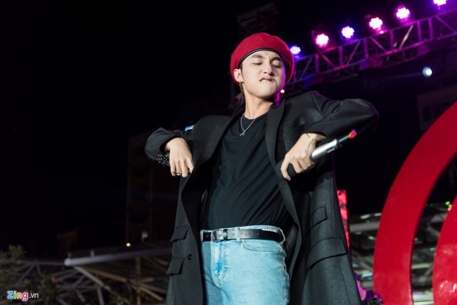 Fan nu phat cuong khi xem Son Tung M-TP bieu dien hinh anh 6