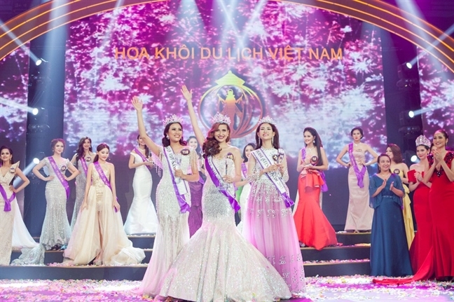  BTC Hoa khoi Du lich noi gi ve vu trao giai cho thi sinh tung phau thuat tham my?