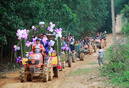chu-re-ruoc-co-dau-bang-6-may-cay-o-nghe-an