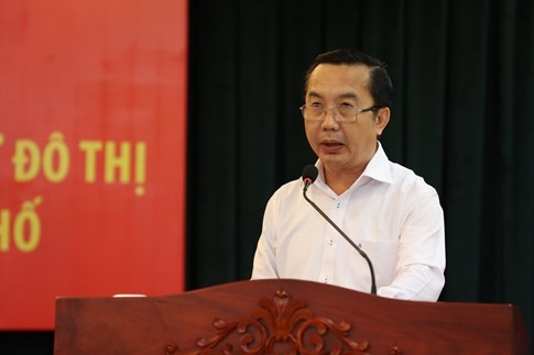 Chủ tịch UBND Q.1 kiến nghị cho bán hàng rong ở vỉa hè theo giờ - ảnh 1