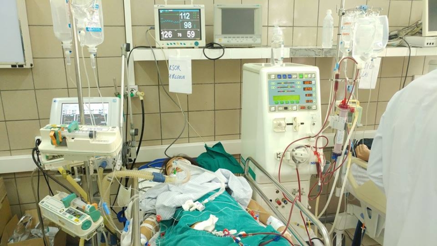 truy duoc nguon goc ruou khien 9 sinh vien bi ngo doc methanol hinh anh 1