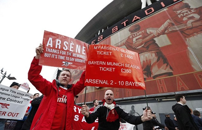 CĐV Arsenal biểu tình lớn, đòi HLV Wenger ra đi