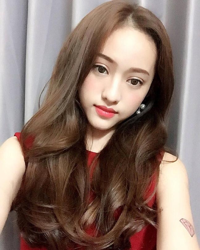Dân mạng chỉ trích The Face vì toàn thí sinh kem trộn, khoe ngực tham gia - Ảnh 2.