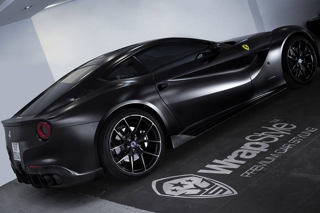 Cường “Đô-la” thay áo đen nhám cho siêu xe Ferrari F12 Berlinetta “hàng độc” - Ảnh 4.