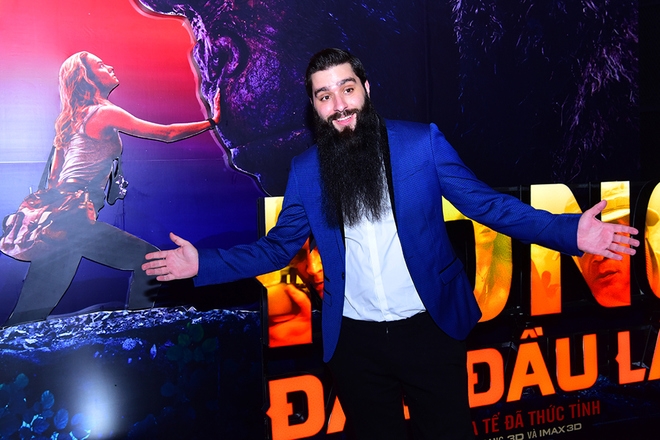Đạo diễn 'Kong: Skull Island' hội ngộ nhóm diễn viên Việt đóng thổ dân