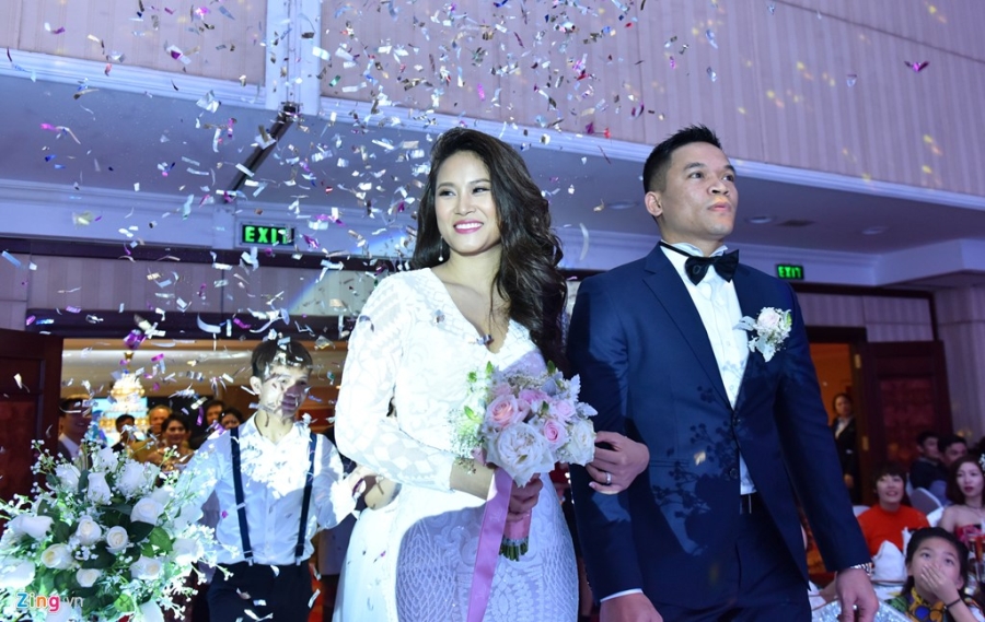 Hoa hau bien Van Anh rang ro trong le cuoi lan hai hinh anh 3