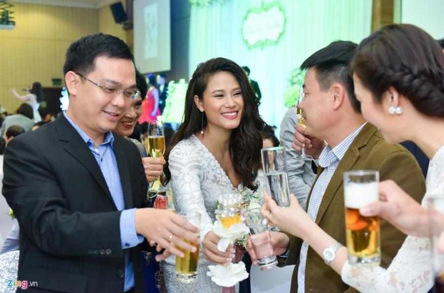 Hoa hau bien Van Anh rang ro trong le cuoi lan hai hinh anh 6
