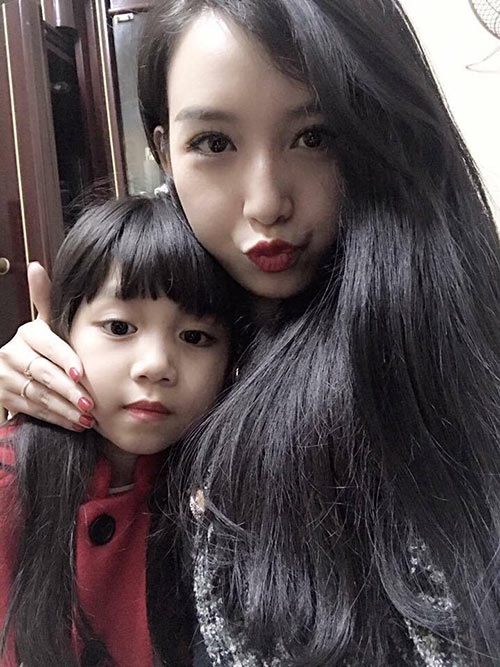 it ai ngo “hai chi em” tre mang xinh xan nay lai la me con chenh nhau... 21 tuoi - 6