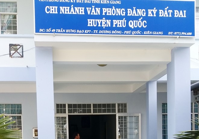 Nu ke toan chiem doat tien dang ky dat dai o Phu Quoc bi bat hinh anh 1