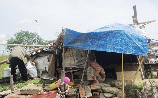 Ông cụ gánh nước thuê hơn 40 năm - những kỷ lục đắng cay
