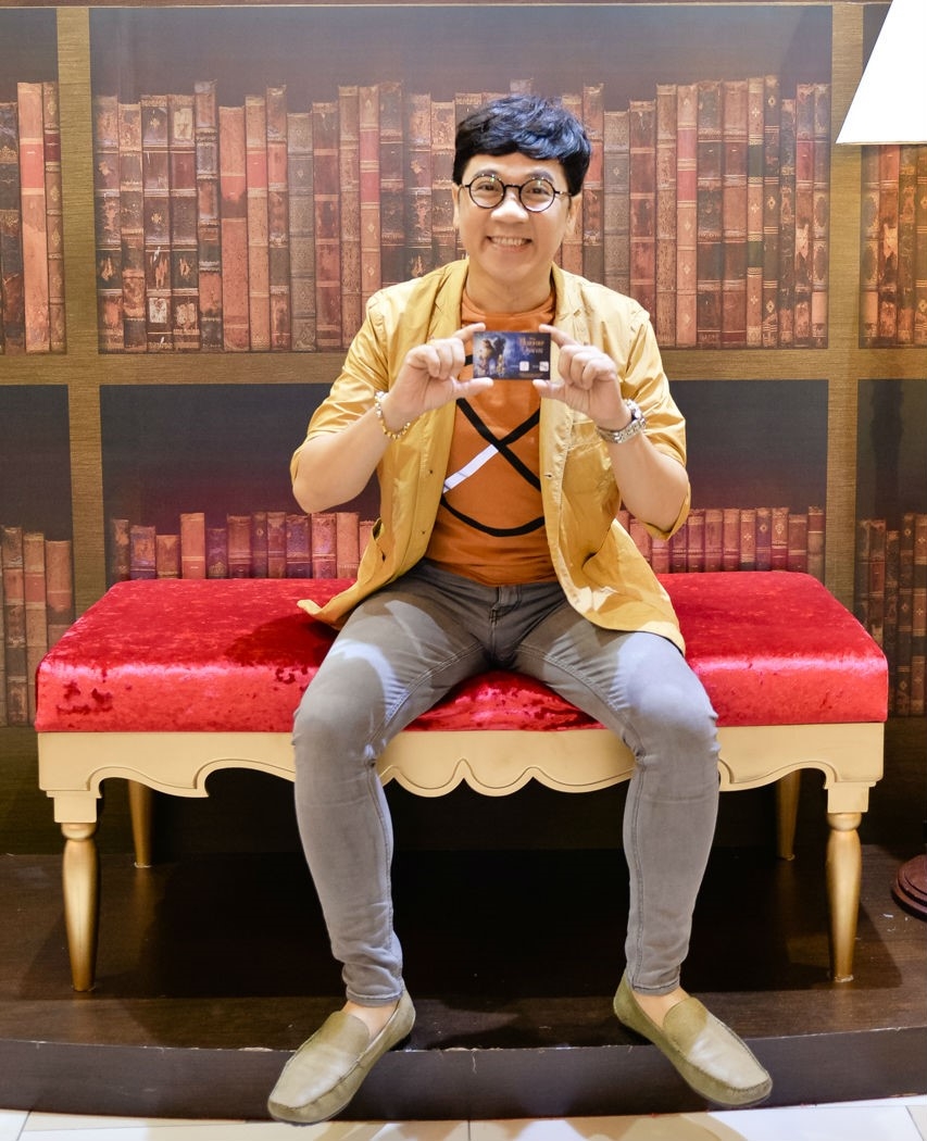 Dan sao Viet hao huc di xem phim 'Nguoi dep va quai vat' hinh anh 2