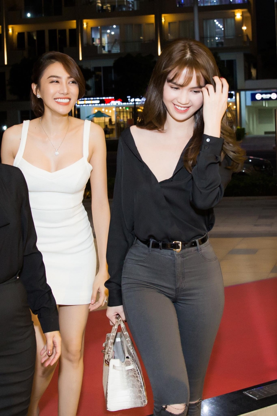 ngoc trinh bi che dung tui fake, vu khac tiep dap tra nhu the nay day hinh anh 2