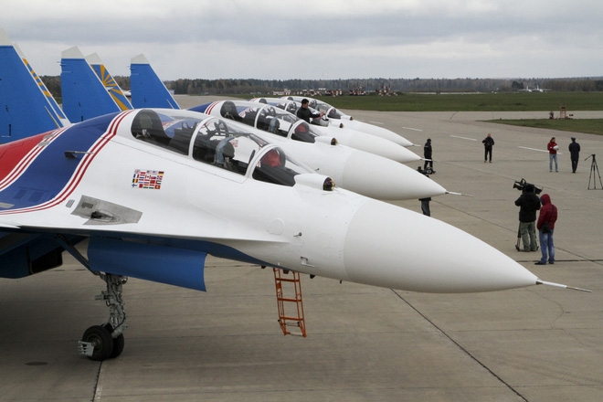 NÓNG: Phi đội tiêm kích Su-30SM thẳng tiến đến Việt Nam, ít giờ nữa sẽ hạ cánh tại Nội Bài - Ảnh 2.