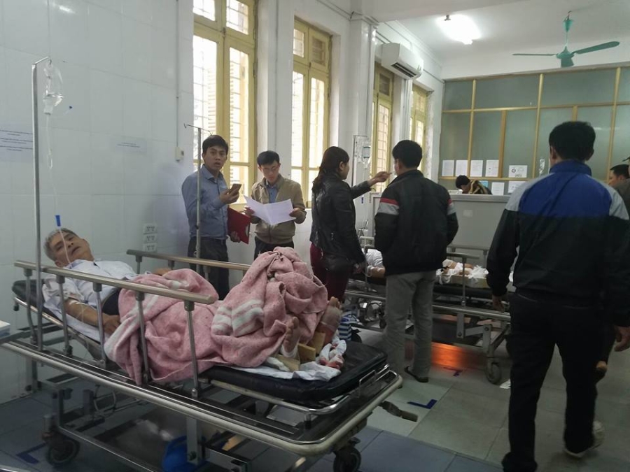 tai nạn giao thông, xe đón dâu va xe tải