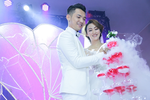 mai-quoc-viet-hon-co-dau-viet-kieu-say-dam-trong-dam-cuoi-5