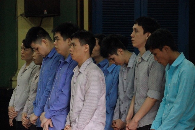 Can ke an tu, bi cao danh chet ban tu xin doi luat su hinh anh 1
