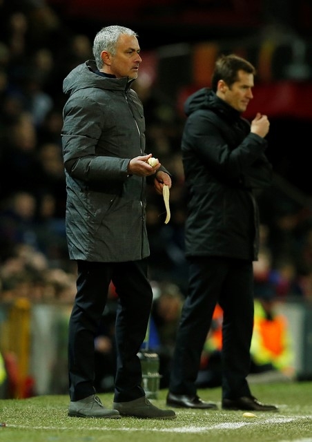 Mourinho boc chuoi tiep suc cho hoc tro hinh anh 2