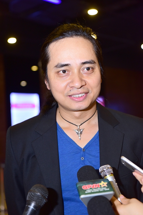 vo-con-tran-lap-du-buoi-cong-chieu-phim-ve-buc-tuong-7