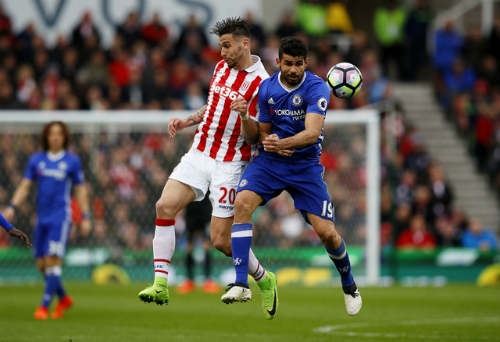 chelsea-danh-bai-stoke-vung-ngoi-dau-voi-khoang-cach-13-diem-1