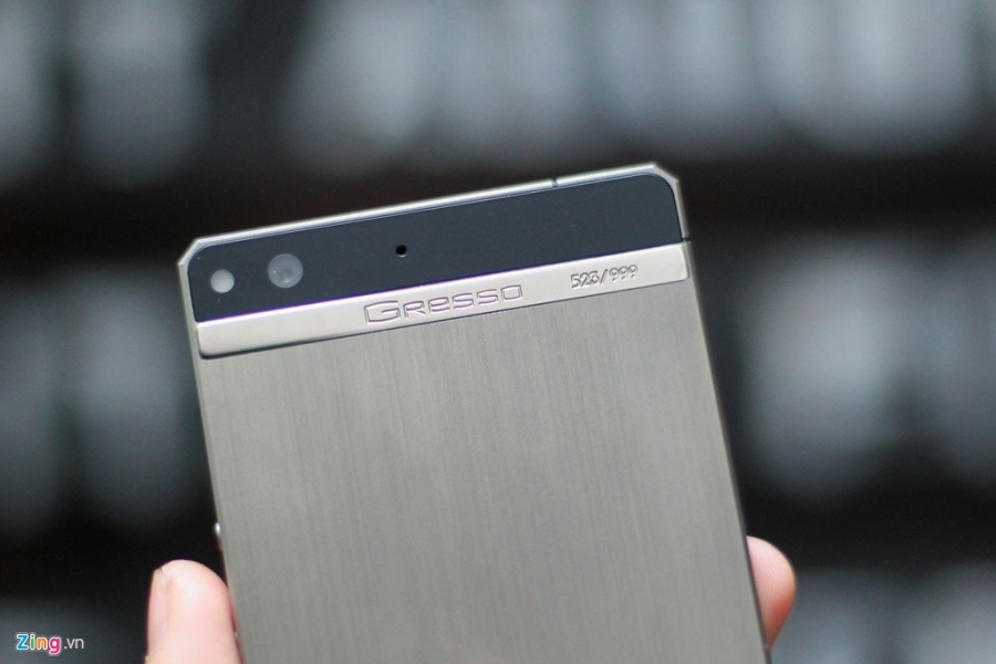 Smartphone sieu sang cua Nga ve VN gia 68 trieu dong hinh anh 6