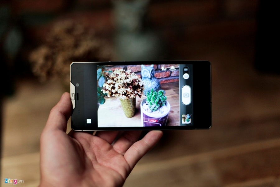 Smartphone sieu sang cua Nga ve VN gia 68 trieu dong hinh anh 15