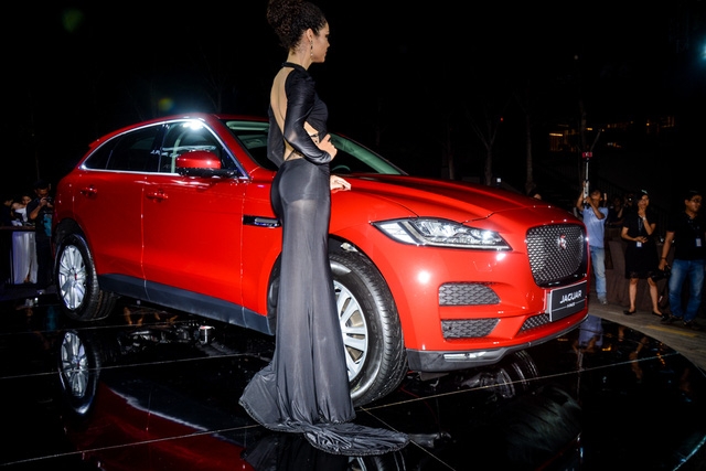 Đối thủ Porsche Macan, Jaguar F-Pace, chính thức ra mắt tại Việt Nam - Ảnh 2.