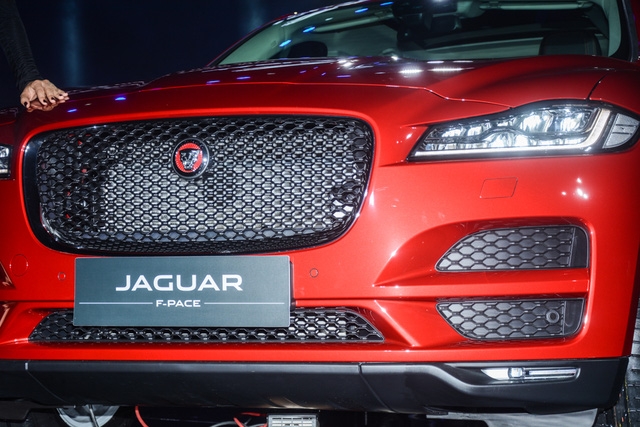 Đối thủ Porsche Macan, Jaguar F-Pace, chính thức ra mắt tại Việt Nam - Ảnh 6.