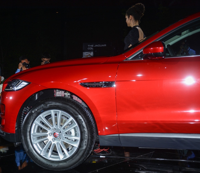Đối thủ Porsche Macan, Jaguar F-Pace, chính thức ra mắt tại Việt Nam - Ảnh 8.