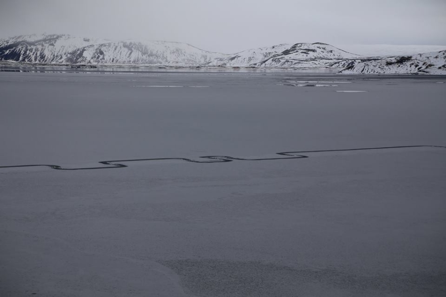 duong zig zag bi an tren ho lon nhat iceland hinh anh 2
