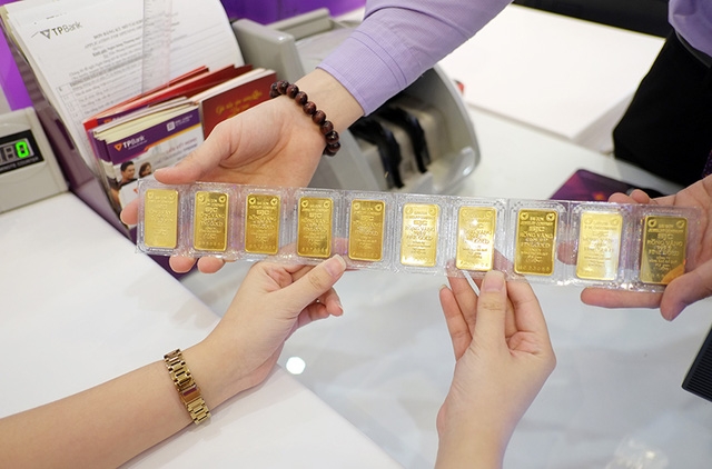  So với chốt phiên giao dịch hôm qua, giá vàng SJC hiện giảm hơn 100.000 đồng/lượng (ảnh minh họa). 