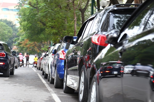 ha noi se thu phi trong giu xe qua dien thoai hinh anh 1