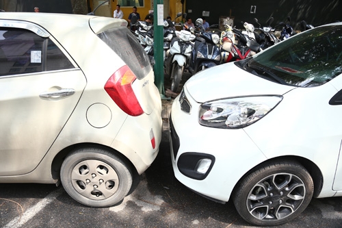 ha noi se thu phi trong giu xe qua dien thoai hinh anh 2