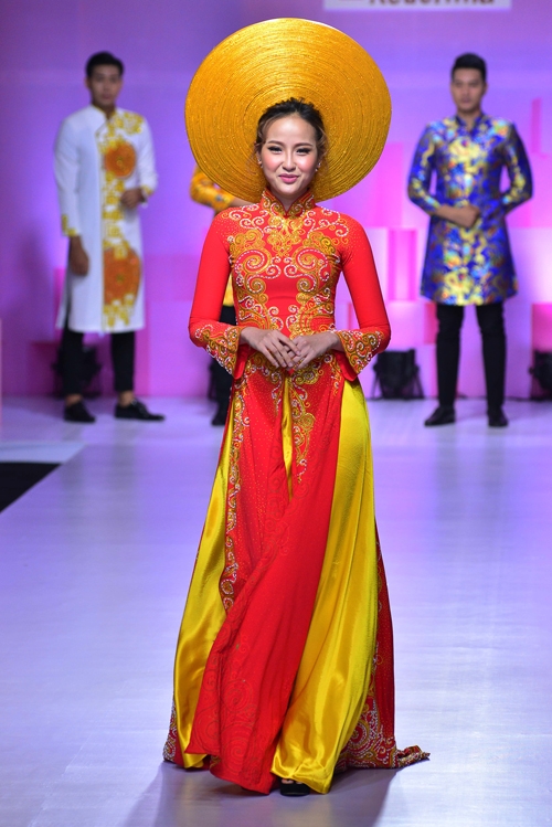 hoa-khoi-khanh-ngan-long-lay-voi-ao-dai-do-ruc-1
