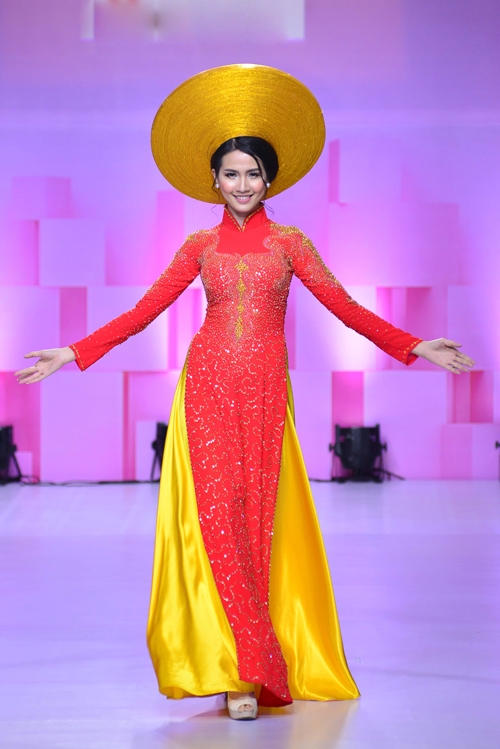 hoa-khoi-khanh-ngan-long-lay-voi-ao-dai-do-ruc-4