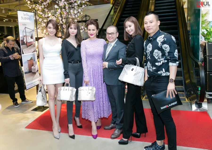 Le Quyen, Ngoc Trinh va ‘that dai my nhan’ dang moc cai gi tren nguoi? hinh anh 1