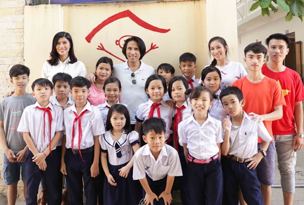 trang-la-cung-chong-dai-gia-ky-niem-1-nam-ngay-cuoi-7