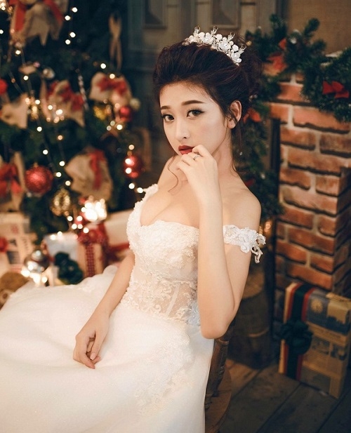 Chốt hạ 10 kiều nữ mặt xinh, dáng 