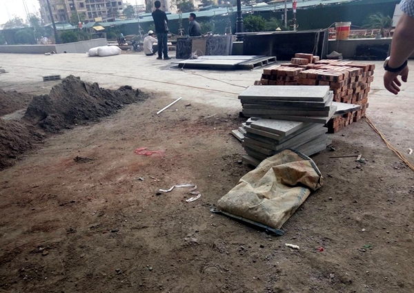 Hà Nội: Háo hức nhận nhà, nhiều cư dân tá hỏa khi chung cư vẫn là... bãi chiến trường - Ảnh 12.