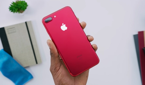 iphone-7-mau-do-ve-trong-thang-4-gia-tu-21-7-trieu-dong
