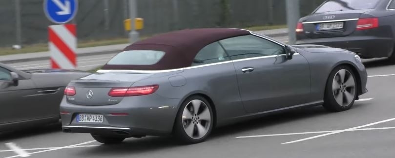 Mercedes-Benz E-Class Cabriolet ban san xuat lo dien tren pho hinh anh 3