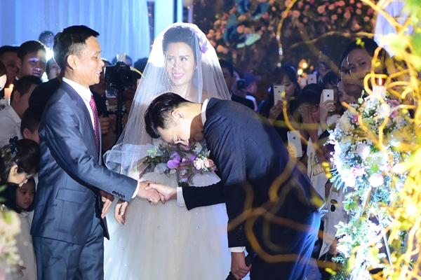 thanh-trung-cho-phep-vo-khong-om-minh-5-ngay-trong-1-thang-3
