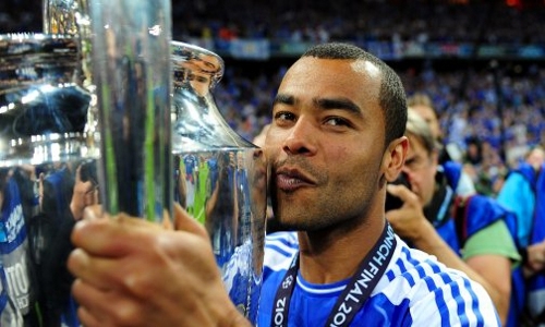 ashley-cole-khong-hoi-tiec-vi-tung-bo-arsenal-sang-chelsea