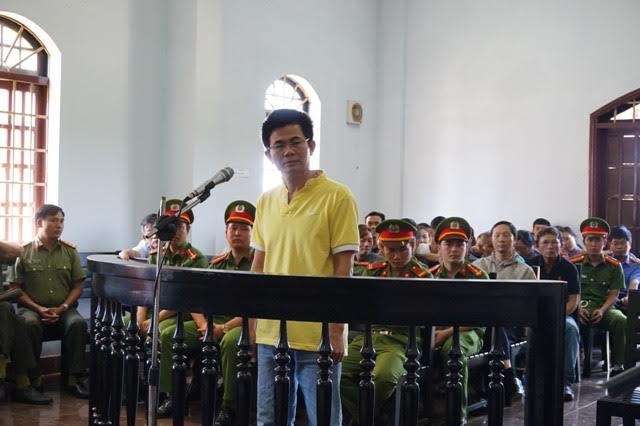 vụ án Trần Minh Lợi, chủ facebook diệt giặc nội xâm, đưa hối lộ, Đắk Nông, cán bộ ngân hàng