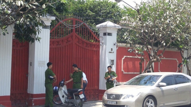 Trư 24/3, công an tiến hành khám xét nhà bà Phấn