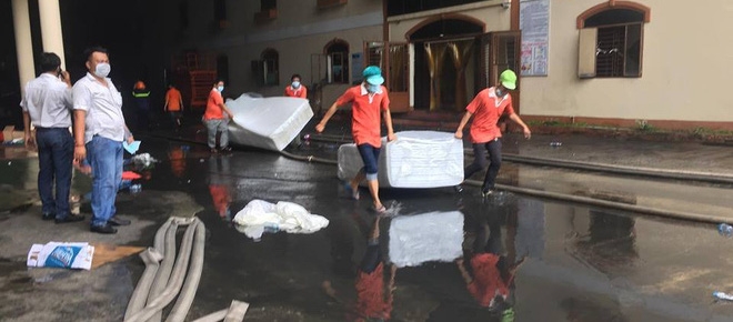 Vụ cháy ở Cần Thơ thiệt hại đến 6 triệu USD, chủ doanh nghiệp ngất xỉu tại hiện trường - Ảnh 4.