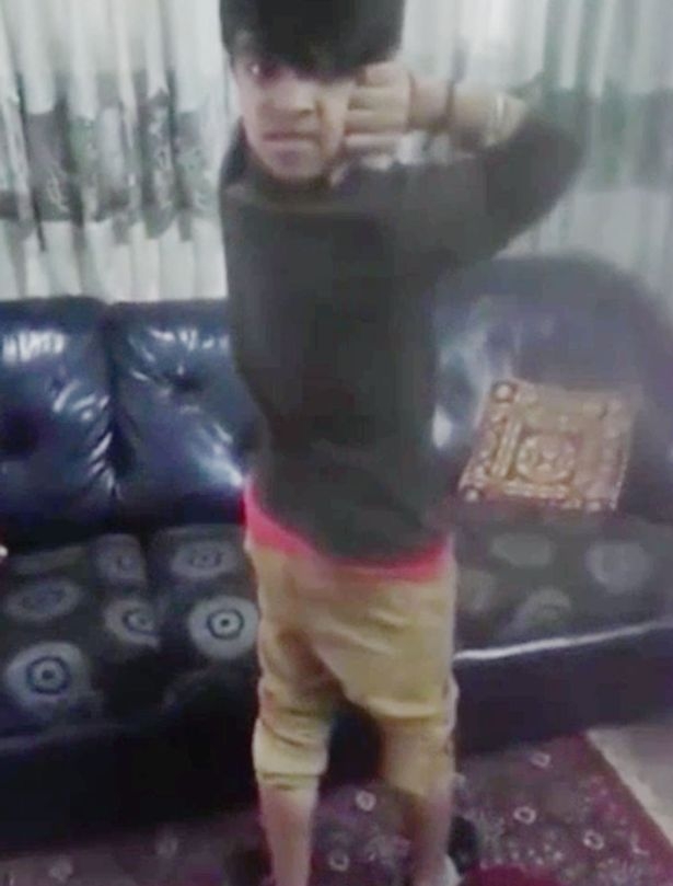 ghe ron canh be nguoc dau 180 do nhu phim kinh di hinh anh 1